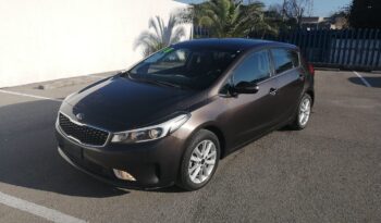 KIA FORTE EX HB 2018 lleno