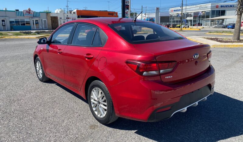 KIA RIO LX 2020 lleno