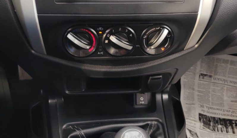 NISSAN NP300 SE 2020 lleno