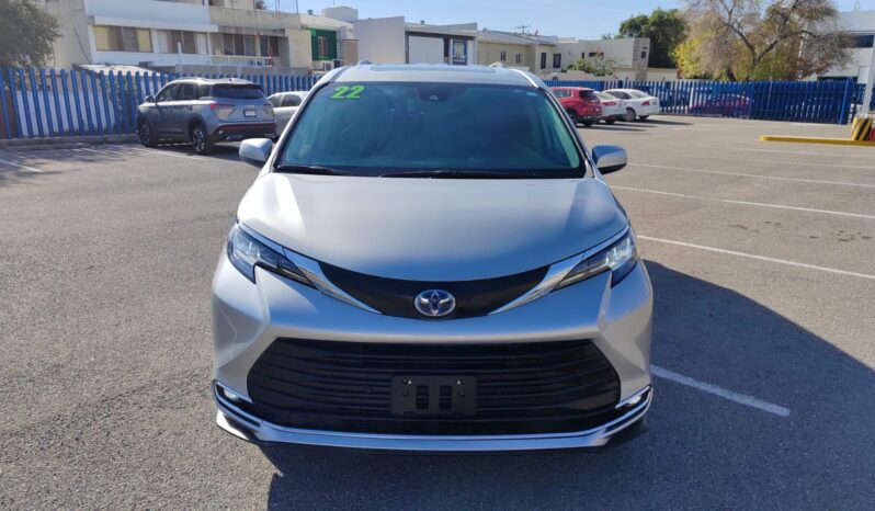 TOYOTA SIENNA XLE 2022 lleno