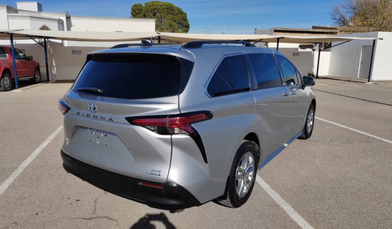 TOYOTA SIENNA XLE 2022 lleno
