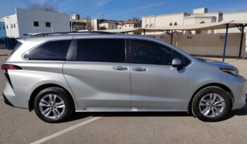 TOYOTA SIENNA XLE 2022 lleno