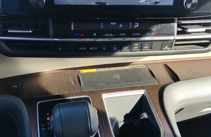 TOYOTA SIENNA XLE 2022 lleno