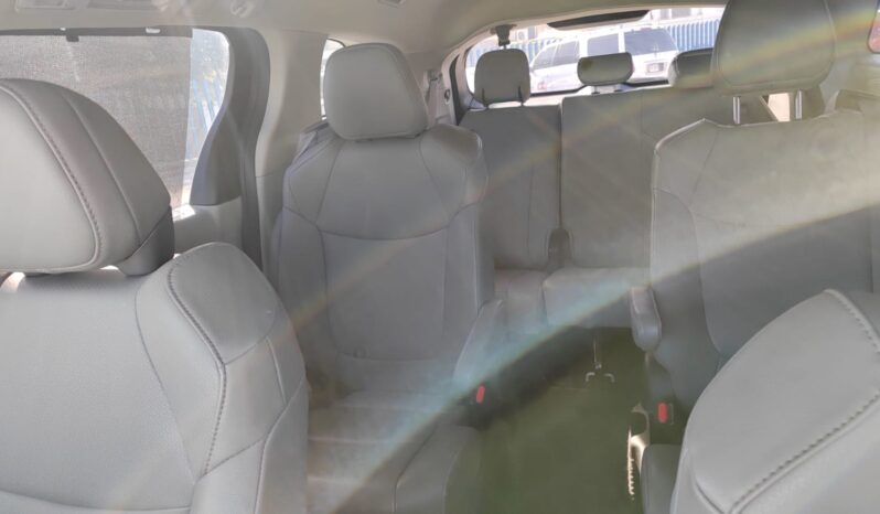 TOYOTA SIENNA XLE 2022 lleno