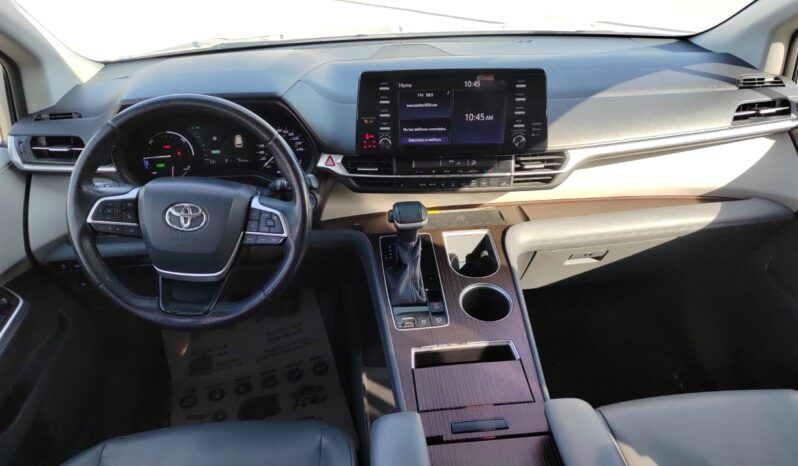 TOYOTA SIENNA XLE 2022 lleno