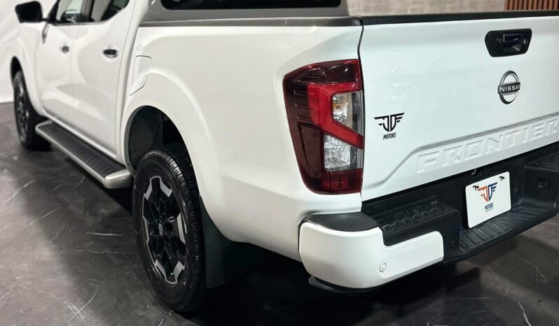NISSAN FRONTIER PLATINUM LE 2024 lleno
