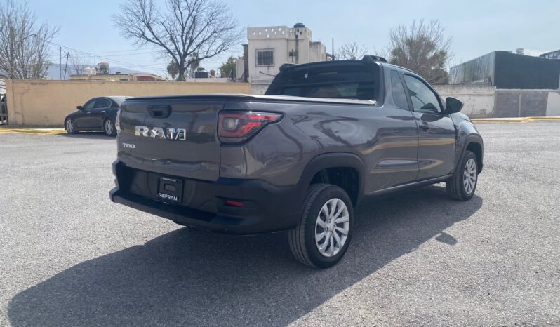 DODGE RAM700 SLT 2024 lleno