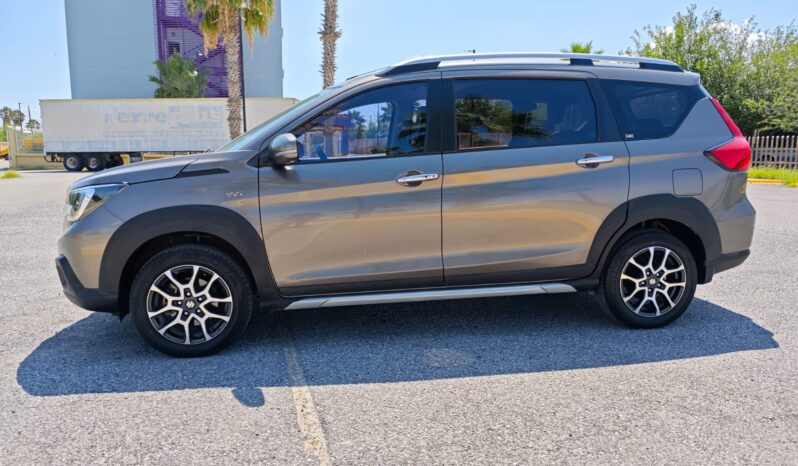SUZUKI ERTIGA XL7 2022 lleno
