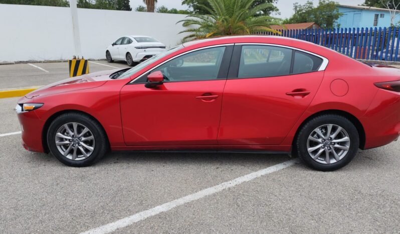 MAZDA  3  2023 lleno