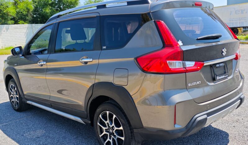 SUZUKI ERTIGA XL7 2022 lleno