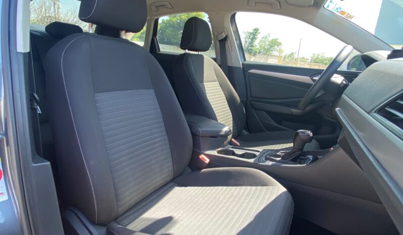VW JETTA TRENDLINE 2024 lleno