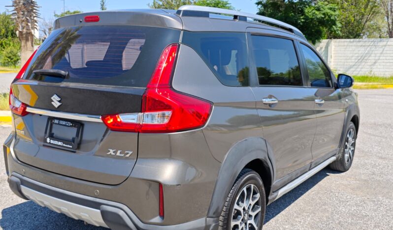 SUZUKI ERTIGA XL7 2022 lleno